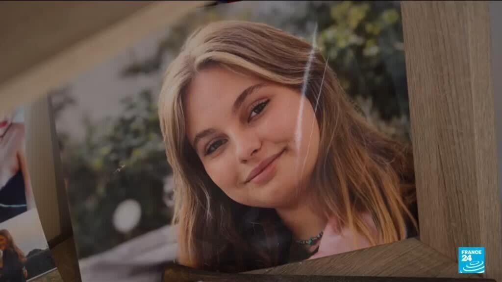 Video thumbnail for France's Macron pushes for social media ban to protect childen under 15