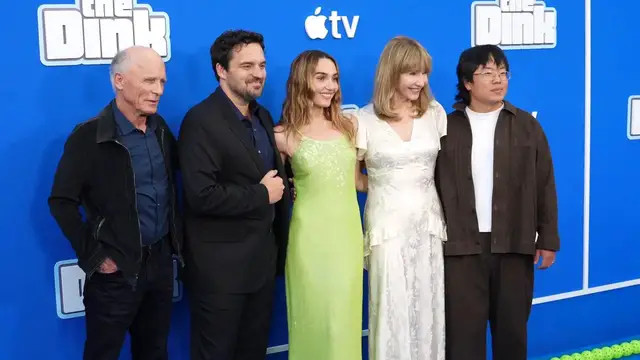 Video thumbnail for CA: Apple TV+'s THE DINK Premiere - Arrivals.