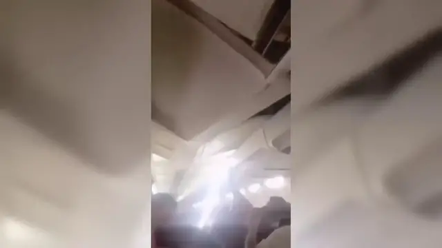 Video thumbnail for Iran: Technical Fault Forces Iranian Passenger Jet to Turn Back.
