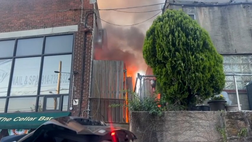 Video thumbnail for Fire at outside famous Cellar Bar in Larchmont quickly contained, no injuries reported
