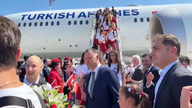 Video thumbnail for Türkiye: Türkiye's women's volleyball team welcomed home after winning 2026 Nations League title.