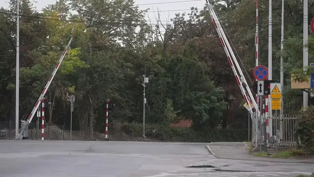 Video thumbnail for Poland: Polish train drivers launch nationwide go-slow protest following fatal level-crossing crash.