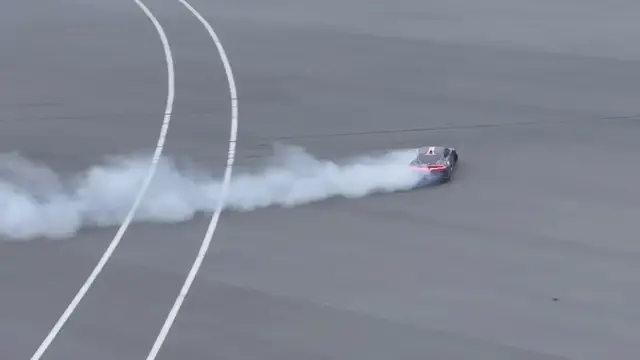 Video thumbnail for Fastest drift by an electric car  213.523 km/h (132.68 mph) by Jason Ye driving a HYPTEC SSR