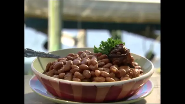 Video thumbnail for 
				 PHCS04E01 TugBoatCatering WebSite