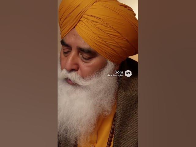 Video thumbnail for Chanting the Sri Guru Granth Sahib with Guru Nanak