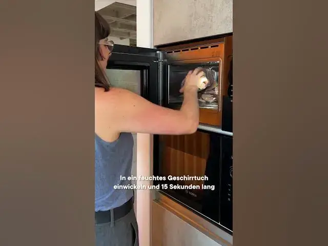 Video thumbnail for Aus hart mach' weich - altes Brot wieder zum Genuss machen #shorts