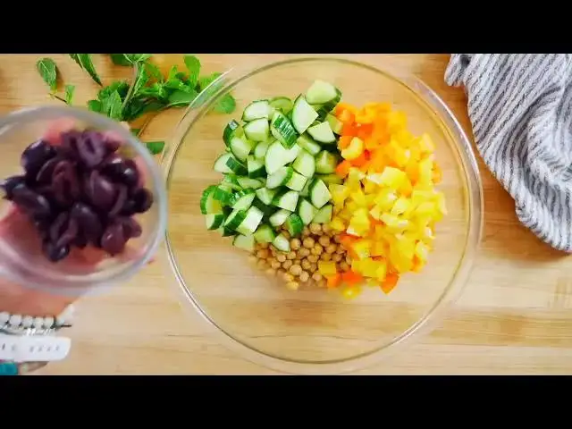 'Video thumbnail for MEDITERRANEAN CHICKPEA SALAD 15 minute recipe720P HD'
