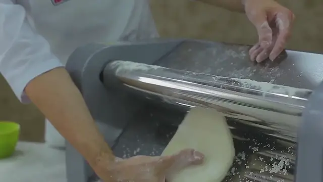 Video thumbnail for Bolivian Salteñas Recipe