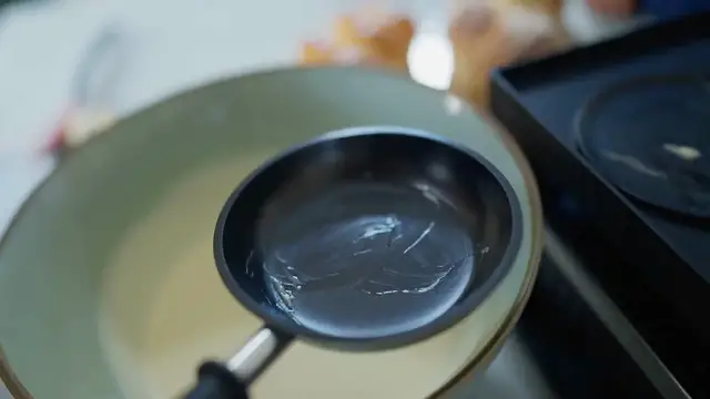 Video thumbnail for French Crêpes: A Taste of France in Every Bite