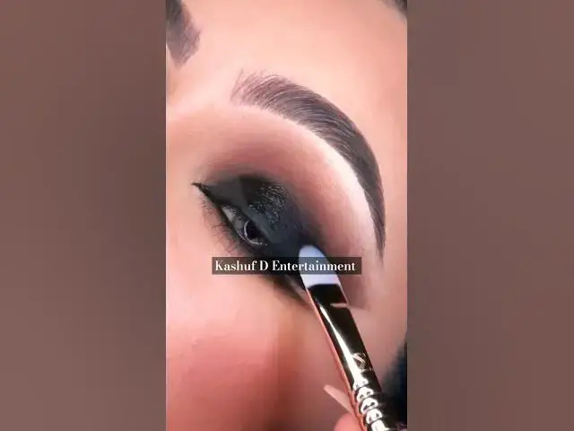 'Video thumbnail for Beautiful 💄 And Ezy Smokey Eye Makeup | Makeup tutorial 2023 |5 minutes crafts makeup'