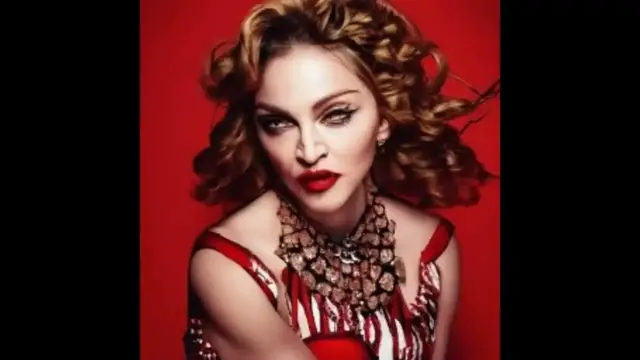 Video thumbnail for Madonna: Un Renacimiento Triunfal en su 65 Cumpleaños y el Regreso de una Leyenda a los Escenarios