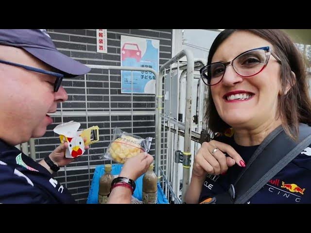 Video thumbnail for Kyoto by BIKE (Under $30!) 🇯🇵 Golden Temple & Imperial Palace Cycle Tour VLOG