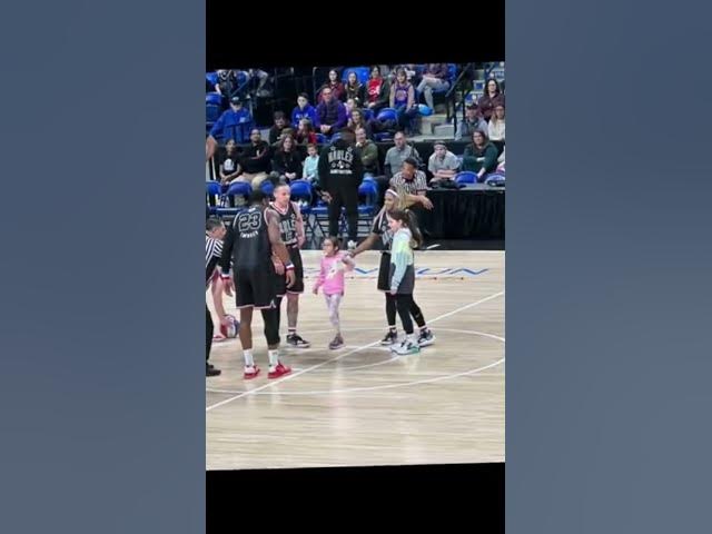 Video thumbnail for Trotting in the WB