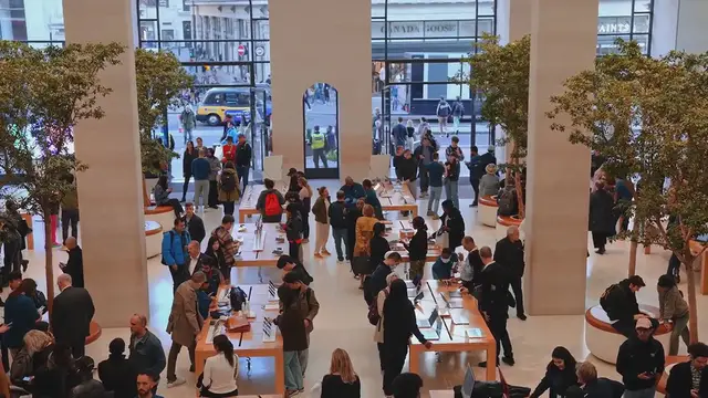 Video thumbnail for Tim Cook Net Worth 2024