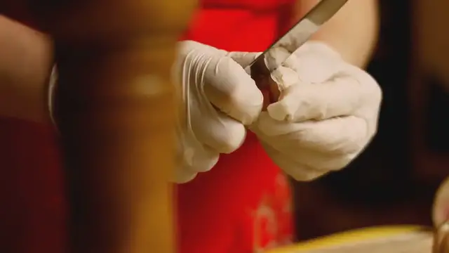 Video thumbnail for Roasted Garlic Mashed Potatoes Recipe