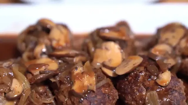 'Video thumbnail for Not TV Dinner SALISBURY STEAK _ Childhood Favourites(720P_HD)'