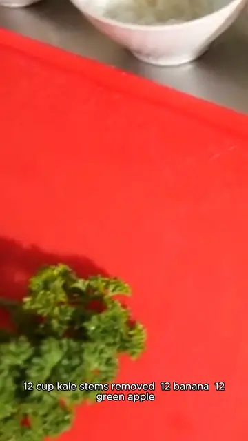 Video thumbnail for green smoothie recipe