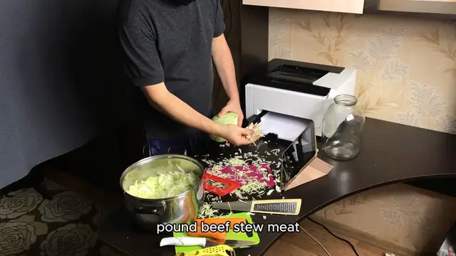 Video thumbnail for beef pot pie recipe