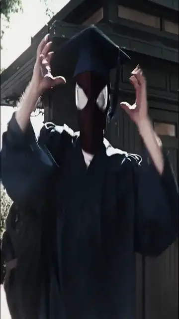 Video thumbnail for Gwen and Spiderman