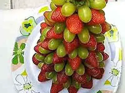 Video thumbnail for Árvore de Natal com Frutas