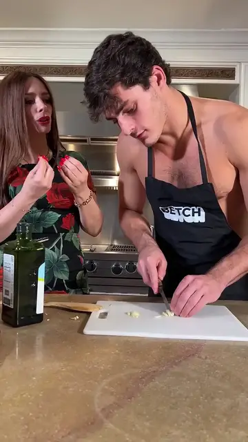 Video thumbnail for COOKING WITH THE PASTA QUEEN(720P 60FPS)