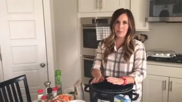 Video thumbnail for Detox Slow Cooker Loaded Vegetable Soup