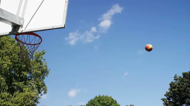 Video thumbnail for De'Andre Hunter: A Rising Star in the NBA