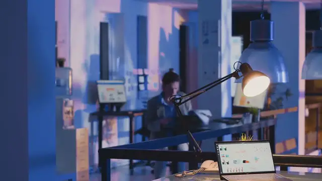 Video thumbnail for Managing Financial Risk in a Volatile Market