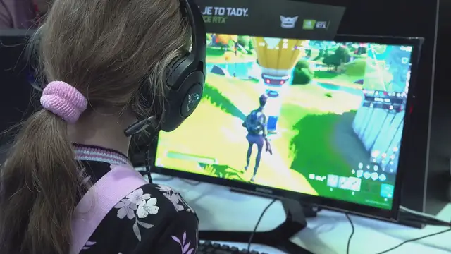 Video thumbnail for Fortnite players frustrated over “broken as hell” weapon in Chapter 5 Season 4