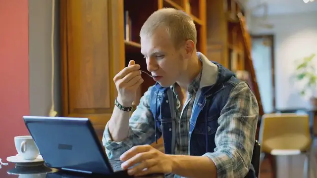 Video thumbnail for Choosing the Right College Major for U.S. Job Market Trends