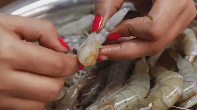 Video thumbnail for Dim Sum Delights Dumplings Buns