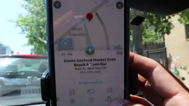 Video thumbnail for The BEST LOBSTER ROLL just a short drive from NYC_ DEVOUR POWER Hidden Gem(720P_HD)