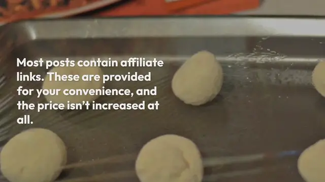 Video thumbnail for Easy Weeknight Breadsticks Recipe