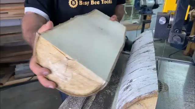 'Video thumbnail for 10VIDEO   Sawmilling on the Bandsaw'