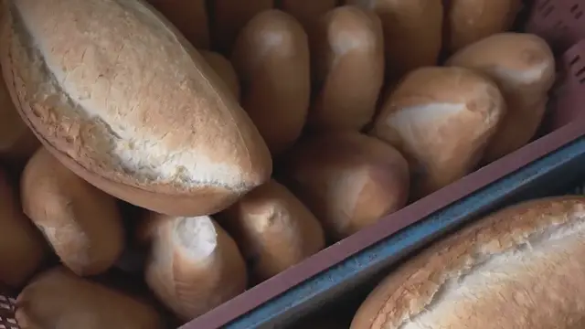 Video thumbnail for Hearty French Cassoulet Recipe