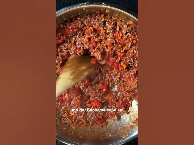 Video thumbnail for So gelingt dir eine klassische Lasagne wie vom Italiener #shorts