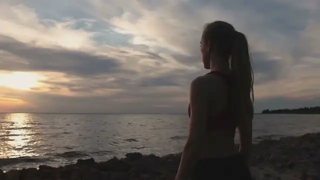 Video thumbnail for Lilly King qualifies for the 200-meter breaststroke for Paris and takes home an engagement ring