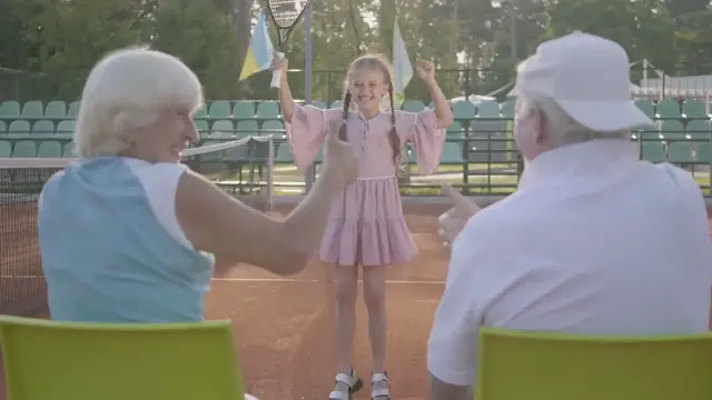Video thumbnail for They're Having a Ball! See All the Stars at the 2024 US Open