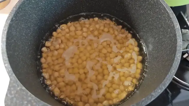 Video thumbnail for Pakistani Spicy Chickpeas: A Fiery Treat for Your Taste Buds
