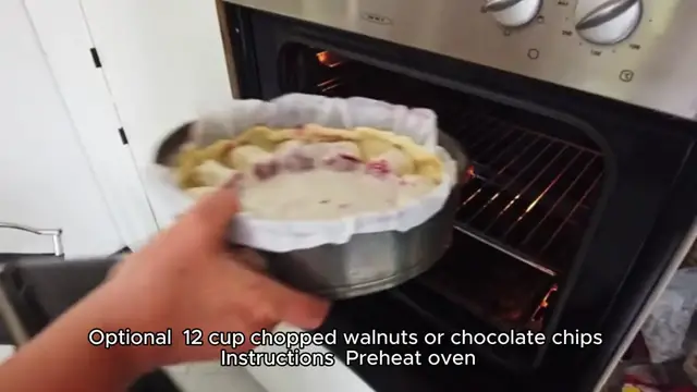 Video thumbnail for easy moist banana bread recipe