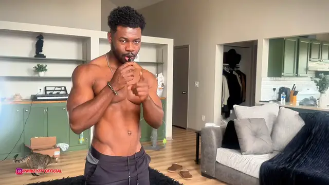 Video thumbnail for GET BATMAN LIKE CHEST in 30 Days 🔥 ｜ NO EQUIPMENT