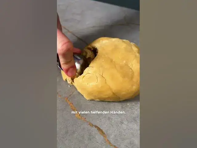 Video thumbnail for SO werden deine Vanillekipferl zartschmelzend und knusprig, ganz ohne zu zerbröseln #shorts