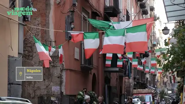 Video thumbnail for Descubra Nápoles: Cultura Vibrante e Gastronomia de dar Água na Boca! 🇮🇹✨