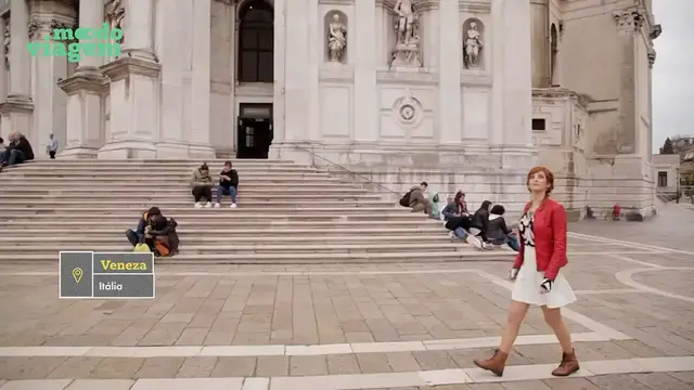 Video thumbnail for Veneza: Canais Encantadores, Pombos na Praça e Luxo Inesquecível! 🛶✨