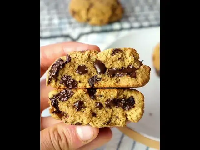 'Video thumbnail for High Protein Delicious NYC Style Chocolate Chip Cookies 🤤 | Myprotein #shorts'