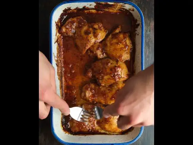 'Video thumbnail for Quick & Easy Pulled BBQ Chicken Sandwich 🤤🤤 | Myprotein #shorts'