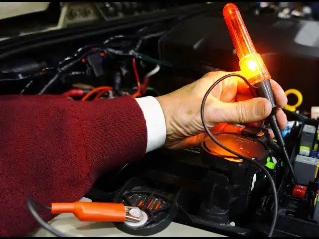 Video thumbnail for Testing Fuses with a Test Light - Why You Shouldn't