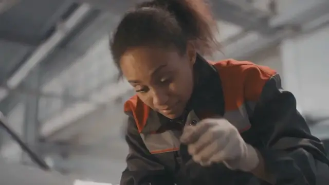 Video thumbnail for How U.S. Vocational Training Can Lead to High-Paying Careers