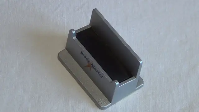'Video thumbnail for Rasierklingen schärfen mit Magneten'