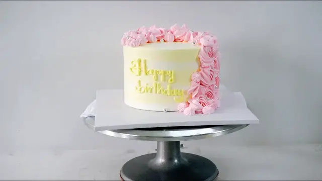 Video thumbnail for Like a unicorn rainbow birthday cake decoration